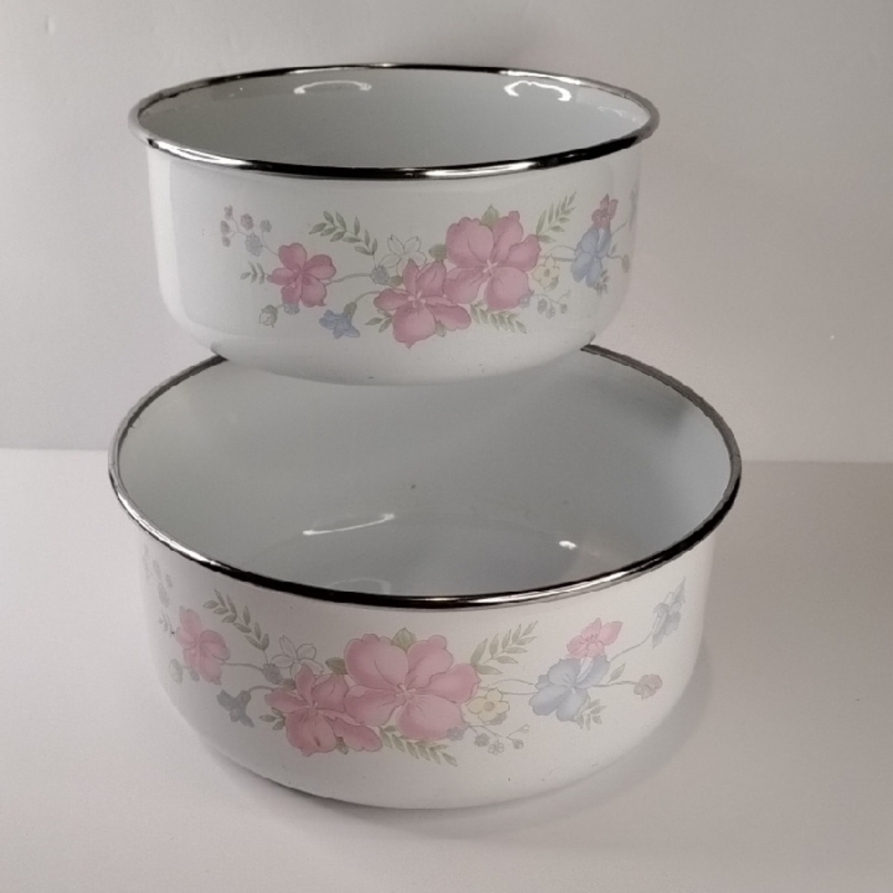 P-017 Vintage White Floral Enamel Bowls with Pink and Blue Flower Design